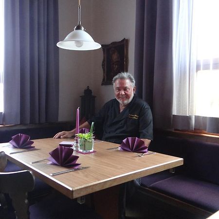 Hotel-Restaurant Zum Goldenen Hahnen Markgröningen Eksteriør billede